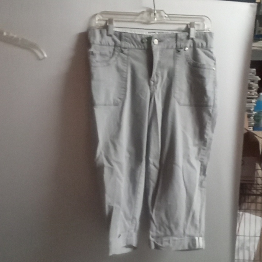 Faded Glory size 8 Capri (SKU N41)